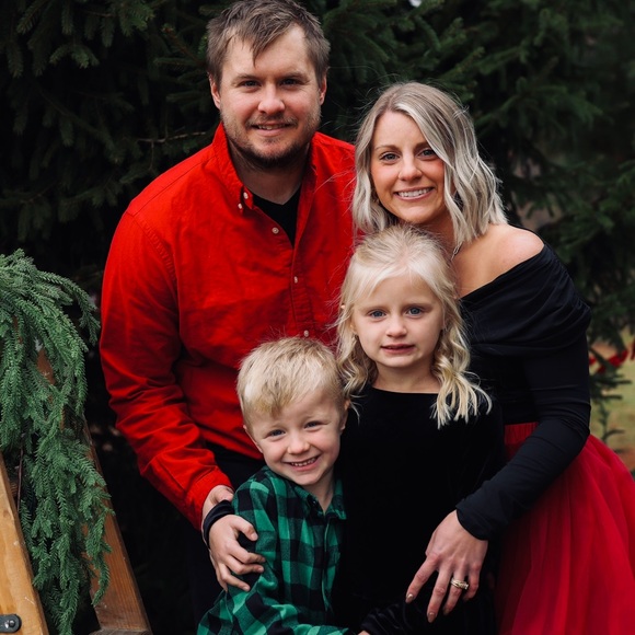 Meet your Posher, Andrea - Picture 1 of 2